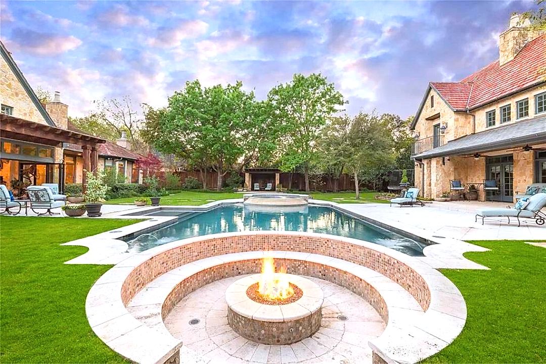 Pool Services in Frisco- New Builds, Remodels and More